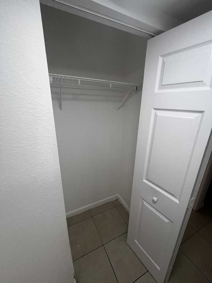 2944 Nw 55th Ave Apt 2b #2B - Photo 5 of 14