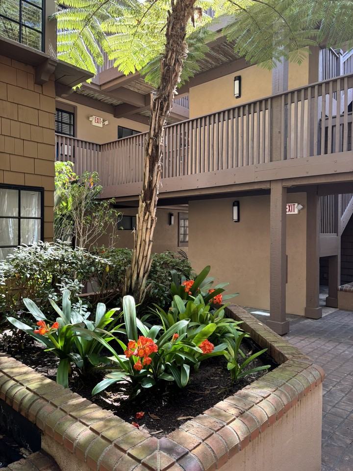 8860 Villa La Jolla Dr 106 - 106 #106 - Photo 7 of 33