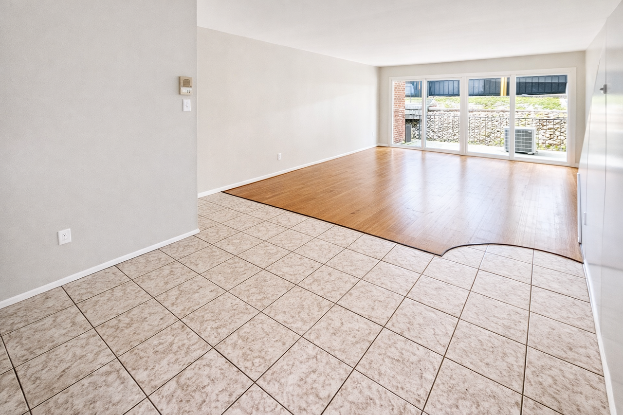 5050 5050 DOYLE ROAD207 #207