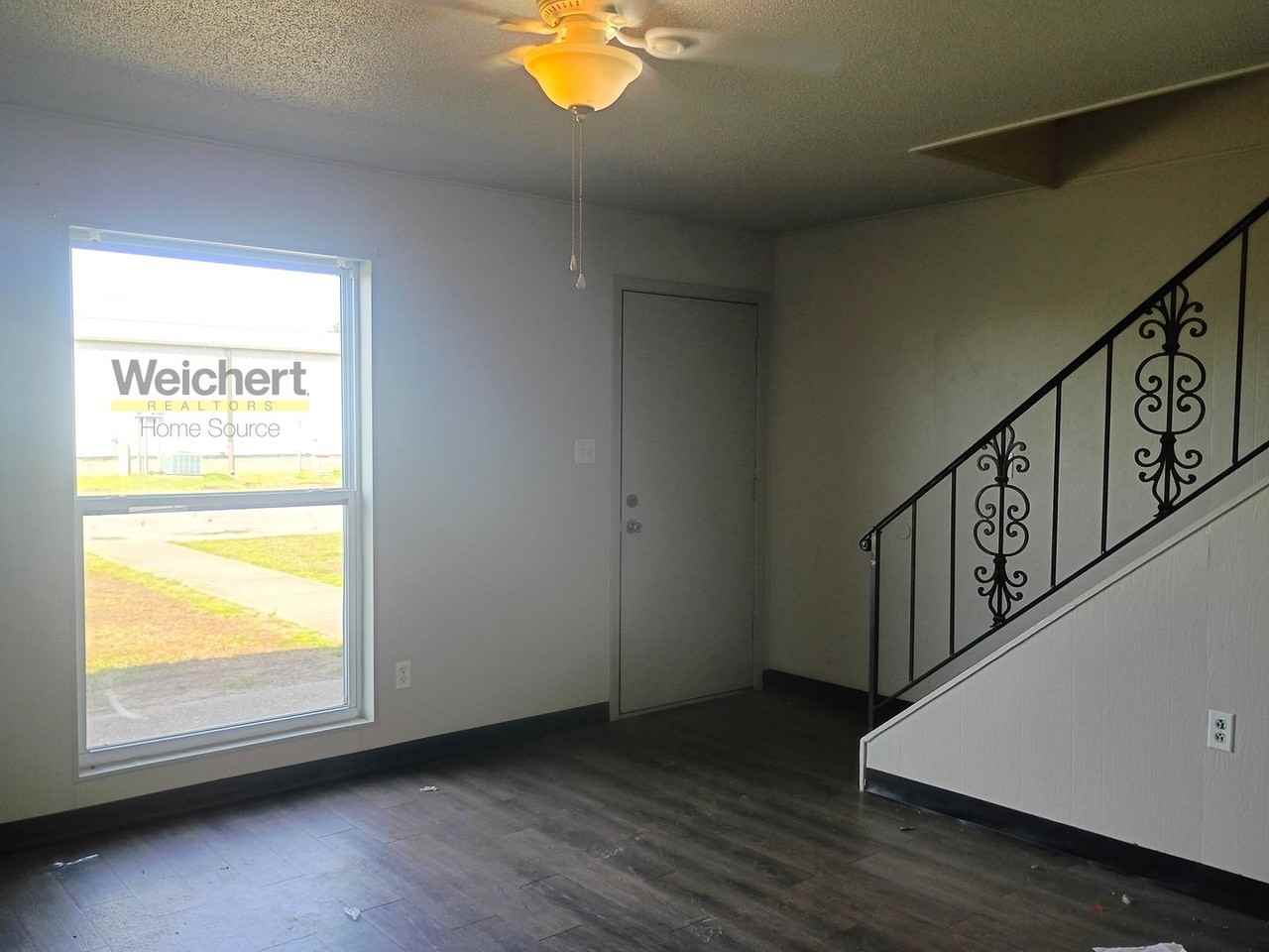Townhouses - Photo 2 of 11