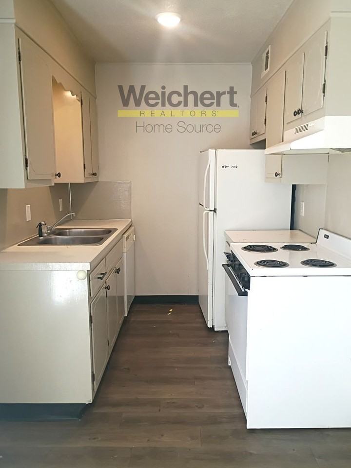 Townhouses - Photo 3 of 11
