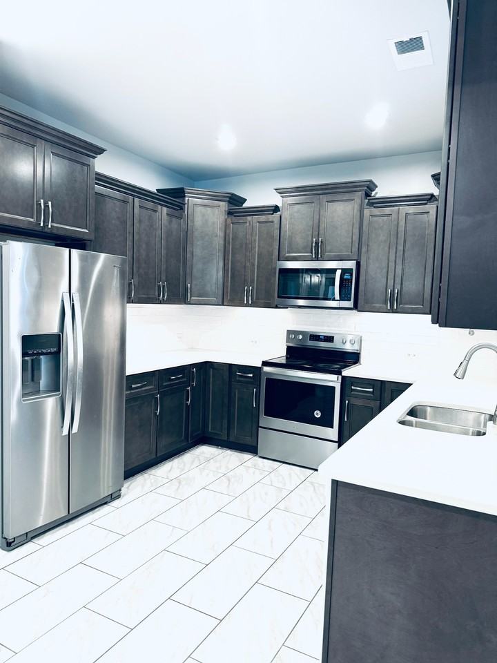 310 W Horton St #1 - Photo 4 of 23