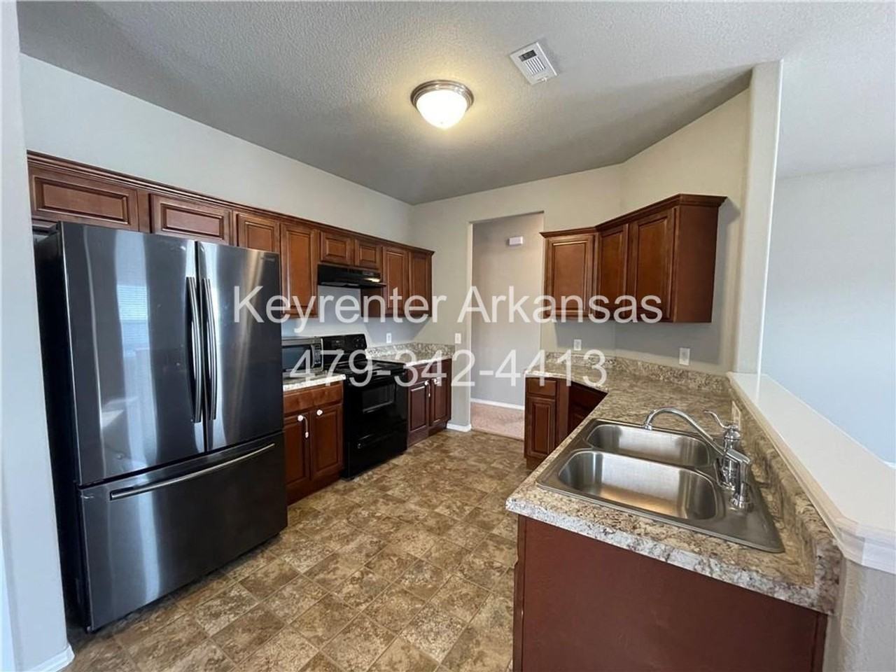 3833 Sanday Ave - Photo 4 of 21