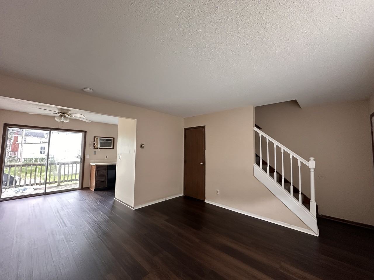 220 Marks AveApt A #A - Photo 3 of 9