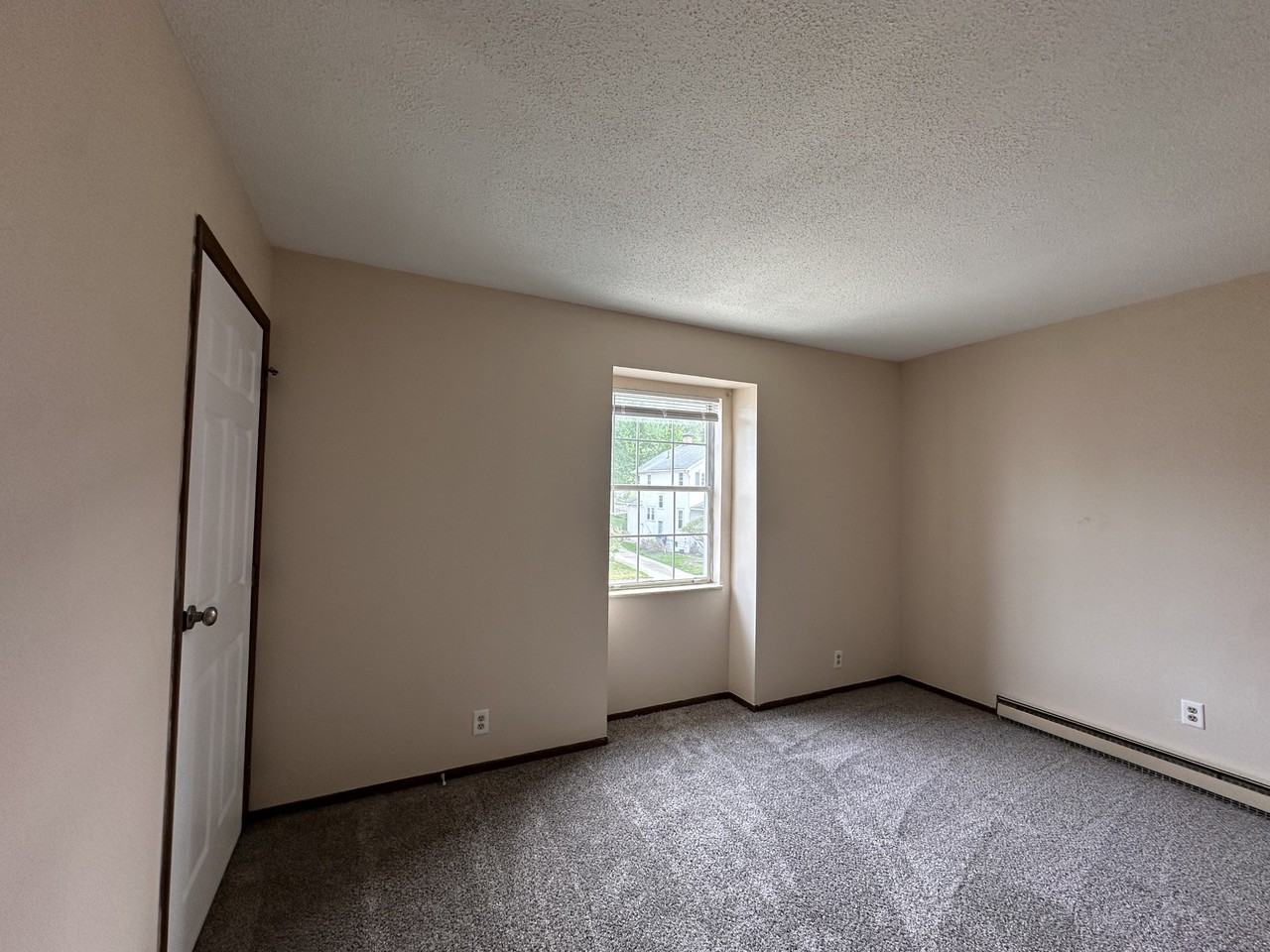 220 Marks AveApt A #A - Photo 6 of 9