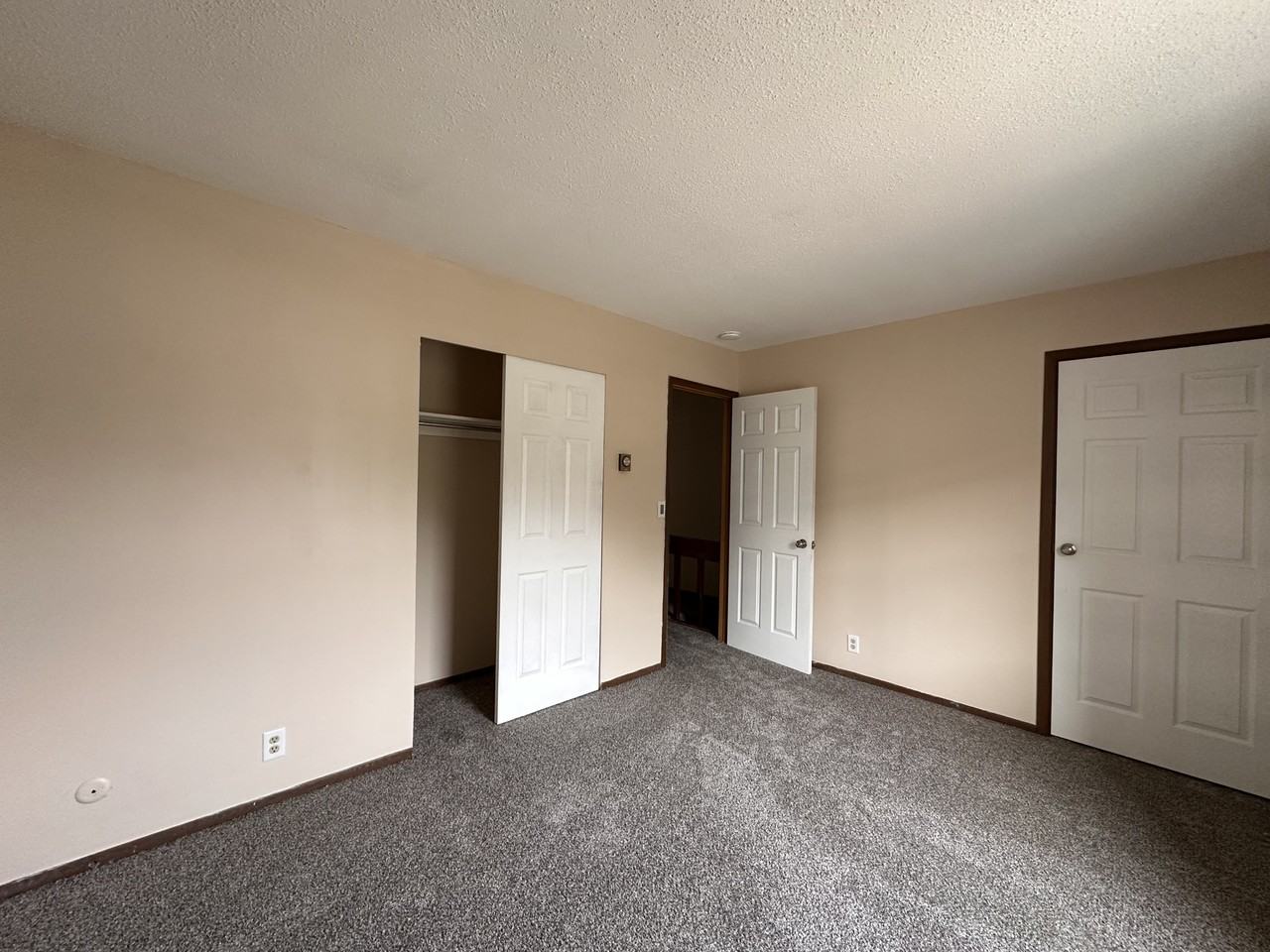 220 Marks AveApt A #A - Photo 7 of 9