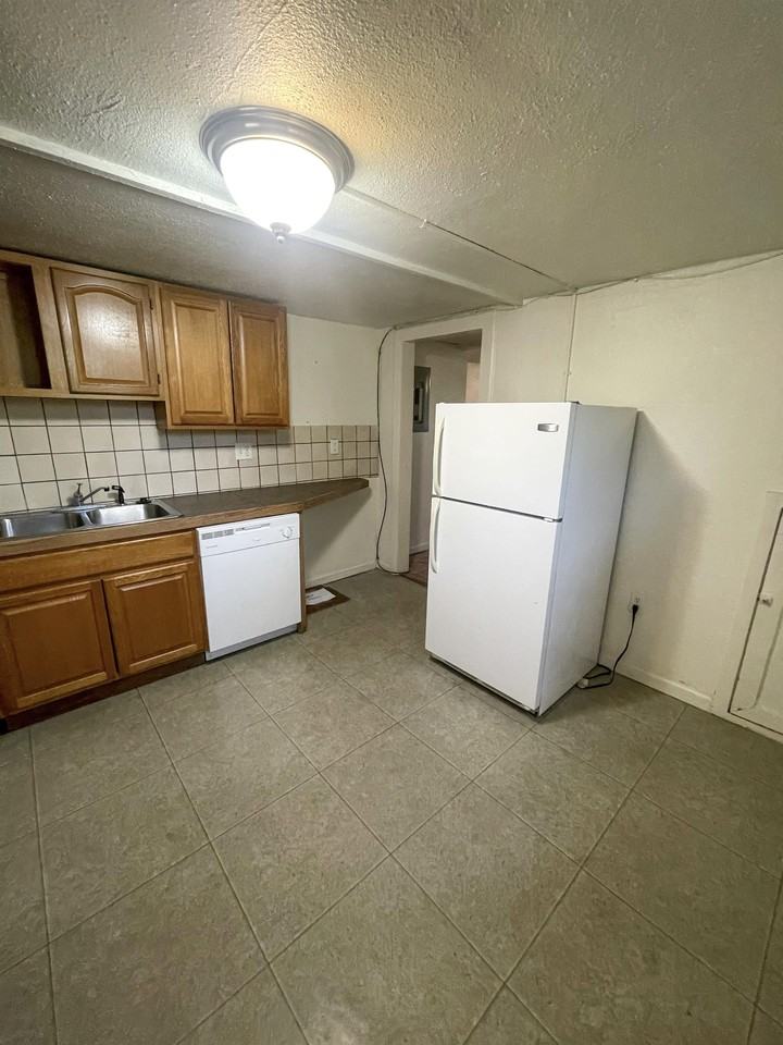 1816 8th Ave #2 - Photo 5 of 14