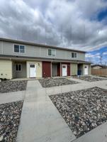 featured image of 429 E 7th St