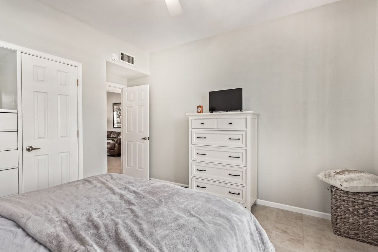 1502 1502 - 9711 E Mountain View Rd #1502 - Photo 2 of 37