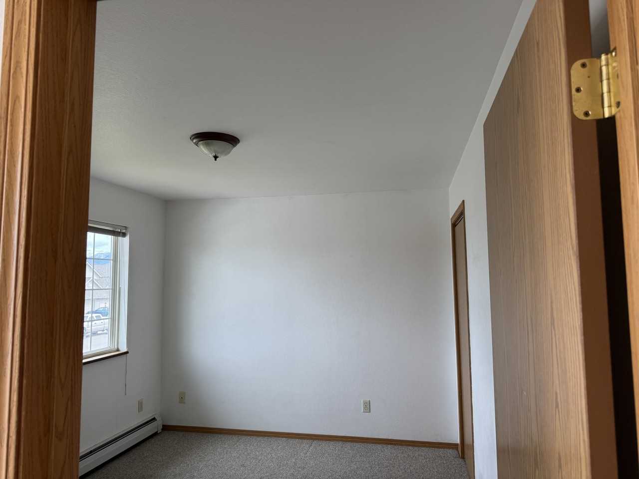 557 W Shore Dr #1 - Photo 2 of 15