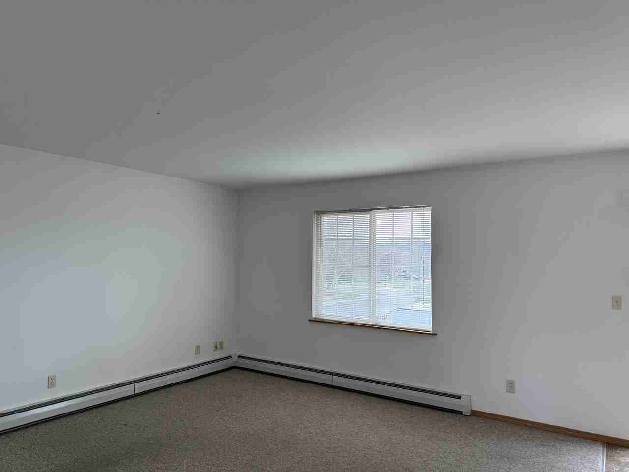 557 W Shore Dr #1 - Photo 7 of 15