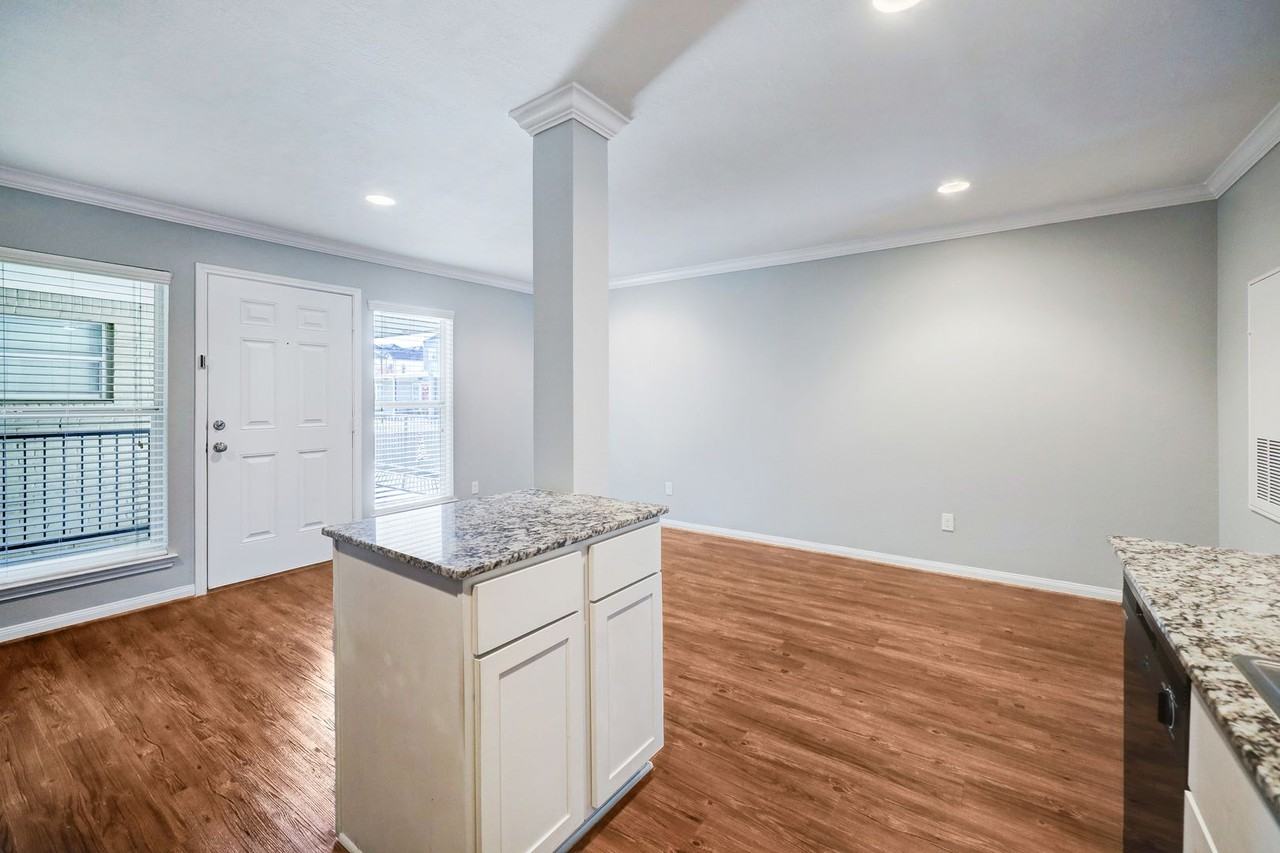 835 Heights - Photo 6 of 29