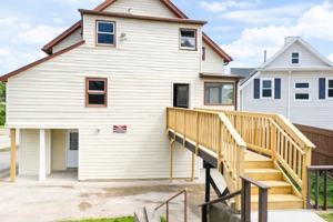 featured image of 4 Division St #4