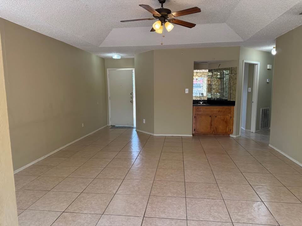 2029 Mynah Ave #1 - Photo 4 of 11