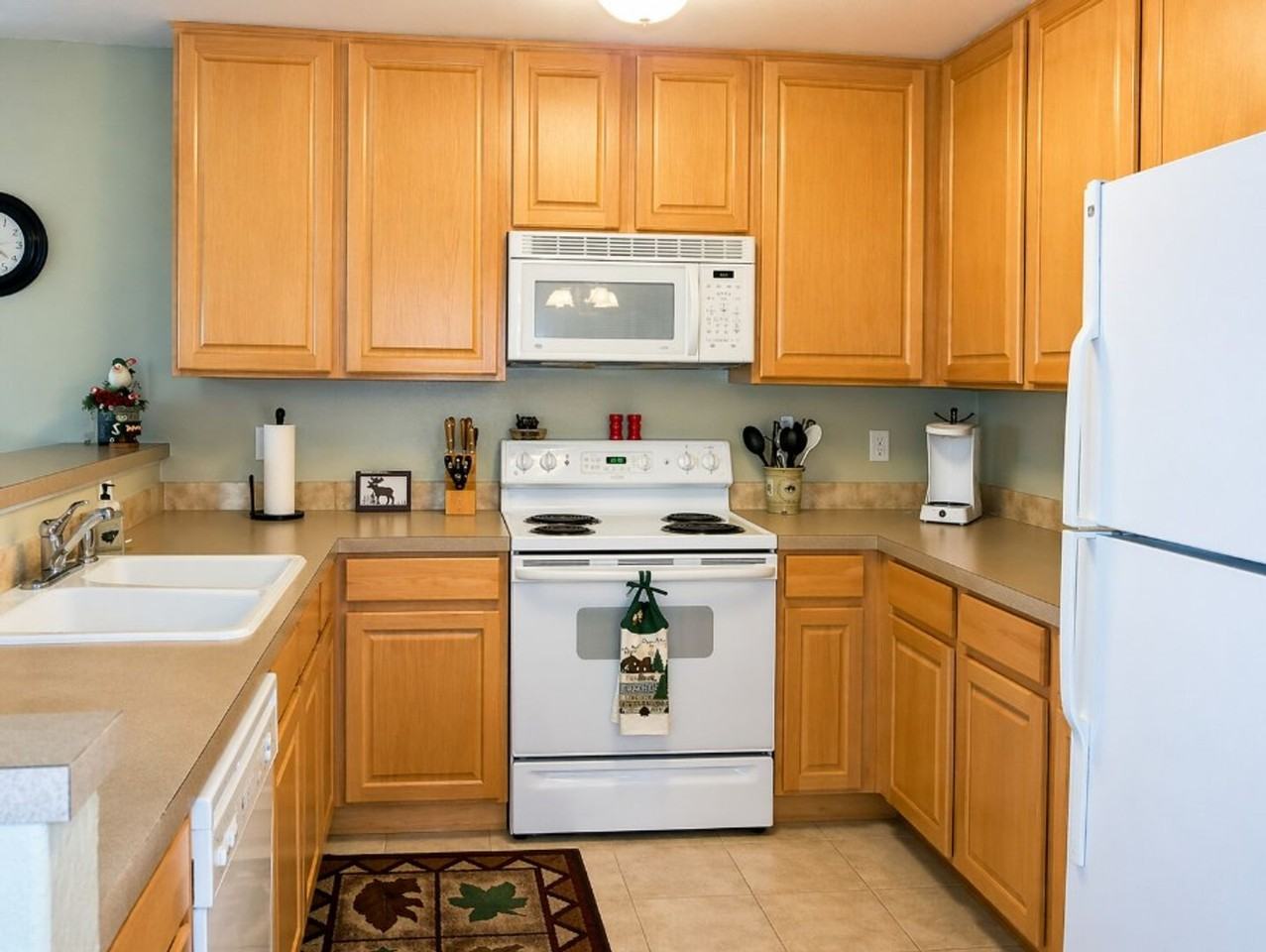 4605 Hahns Peak Dr #202 - Photo 2 of 10