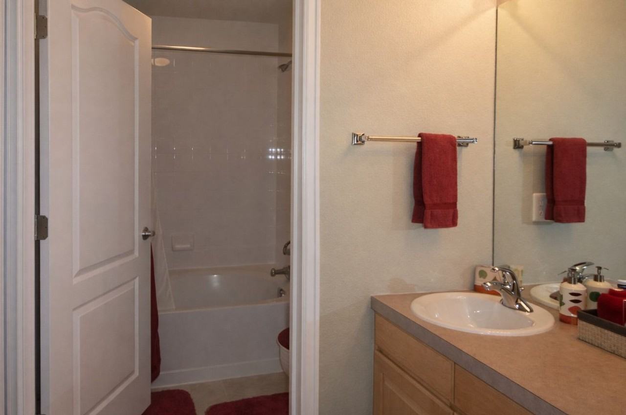 4605 Hahns Peak Dr #202 - Photo 5 of 10