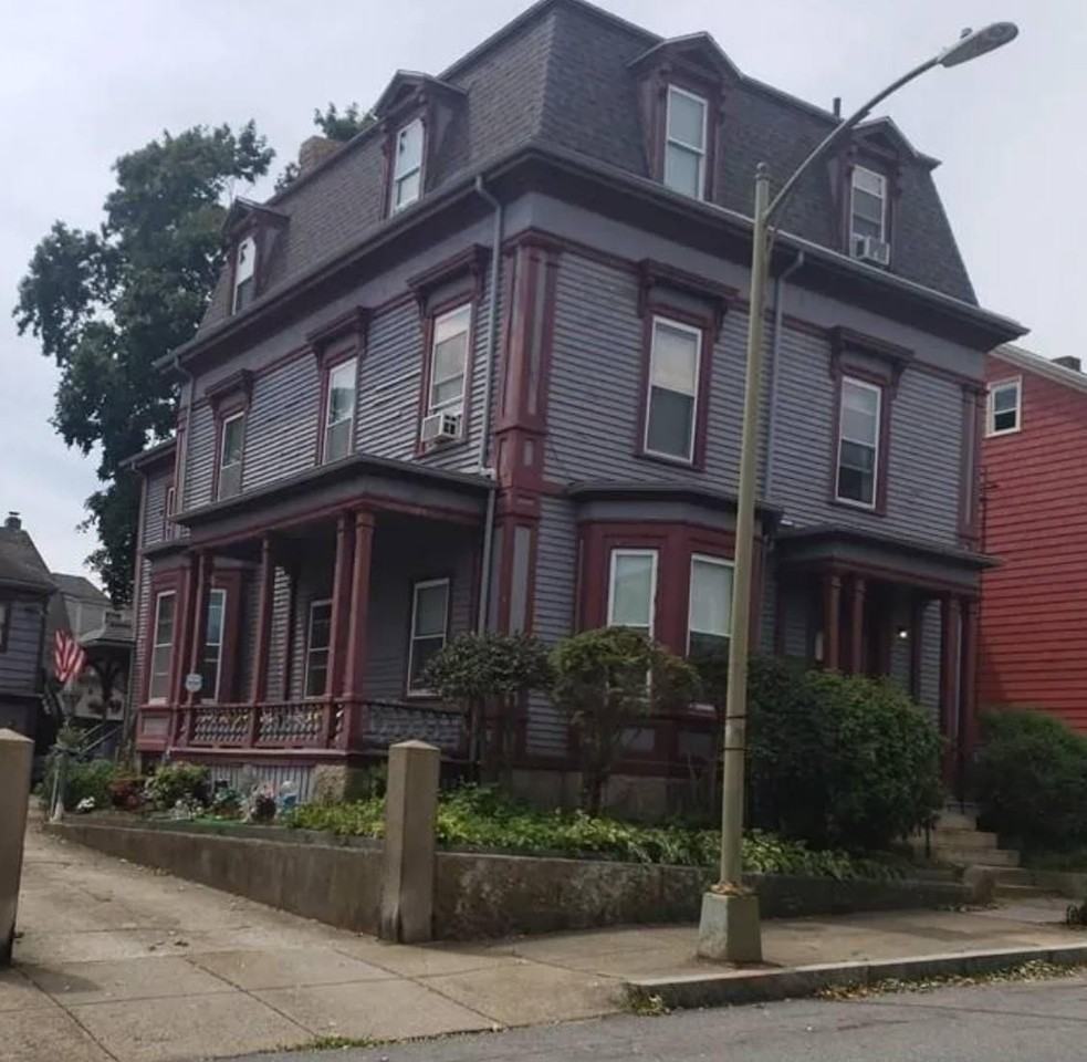 Rooming House - Photo 2 of 6