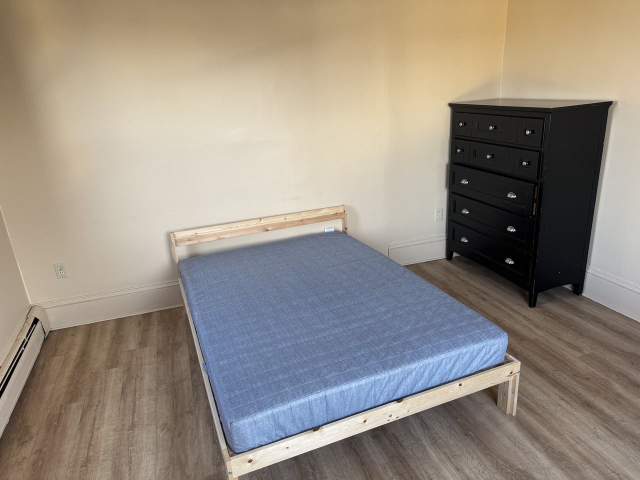 Rooming House - Photo 5 of 6
