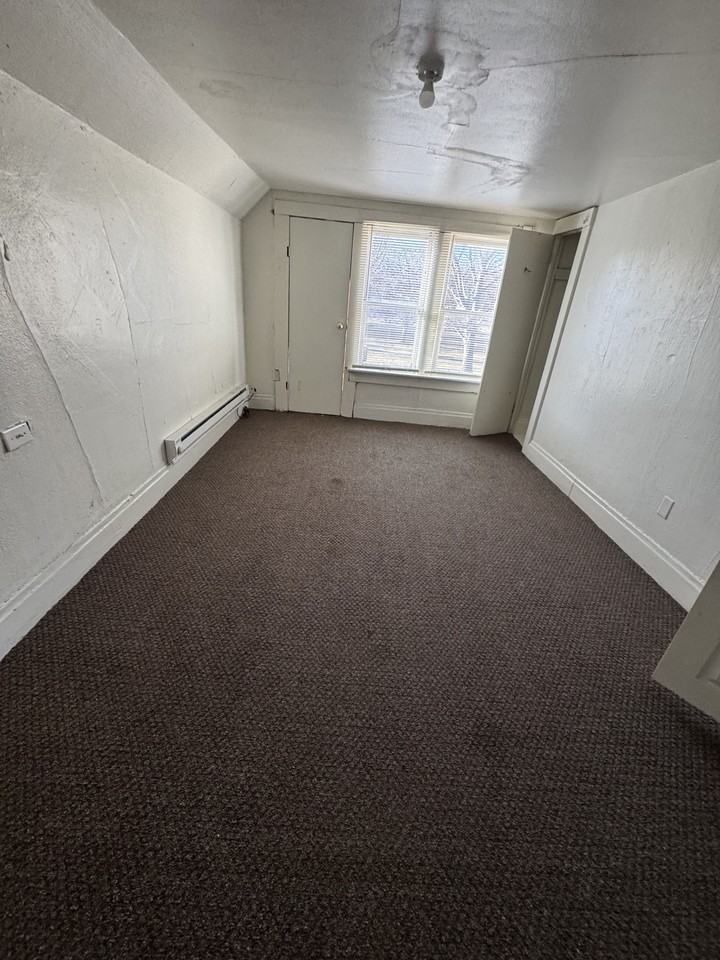 2038 W Lincoln Ave #A - Photo 2 of 7