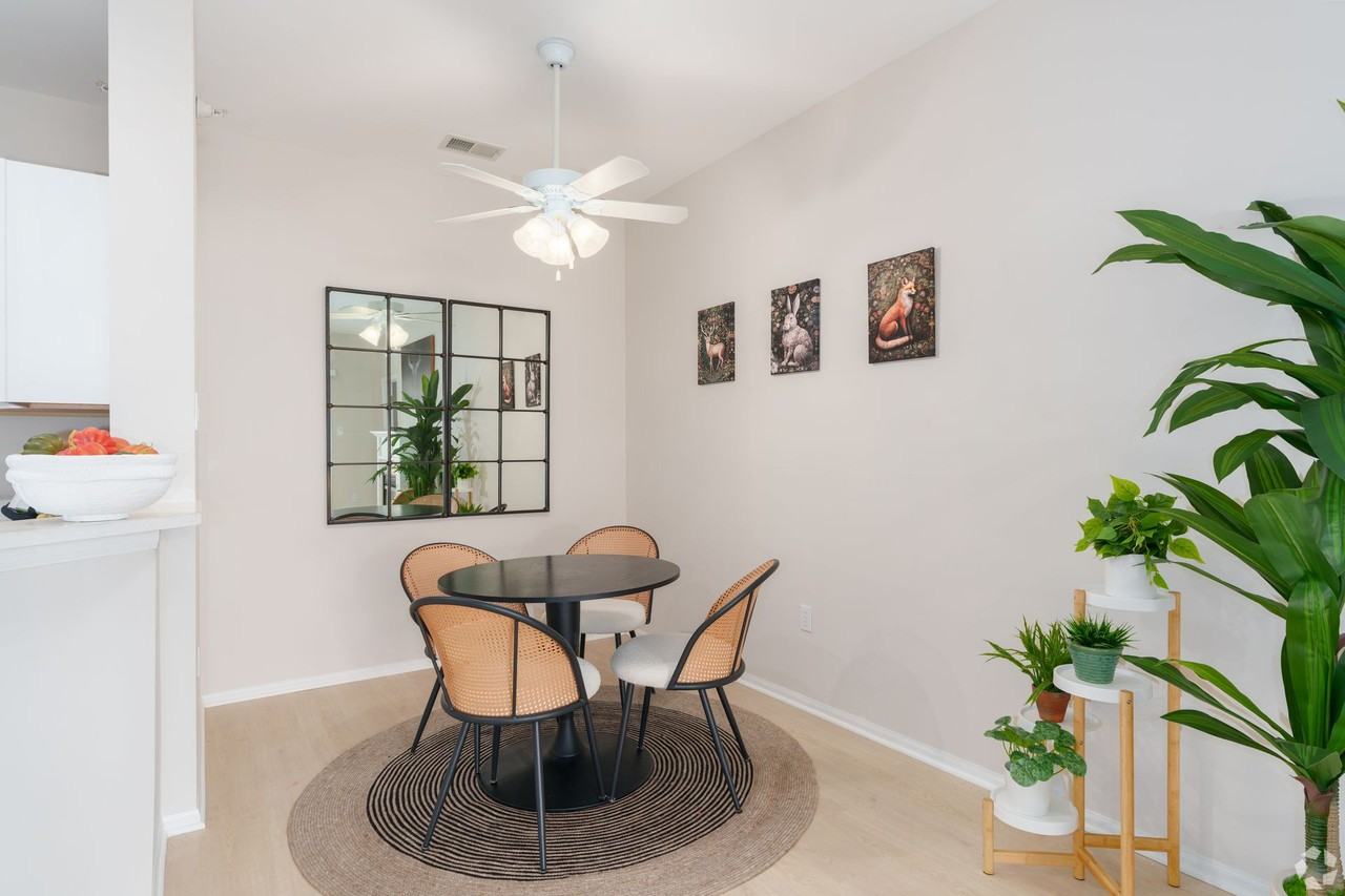 Carriage Place at Lake Chesterfield - Photo 3 of 24