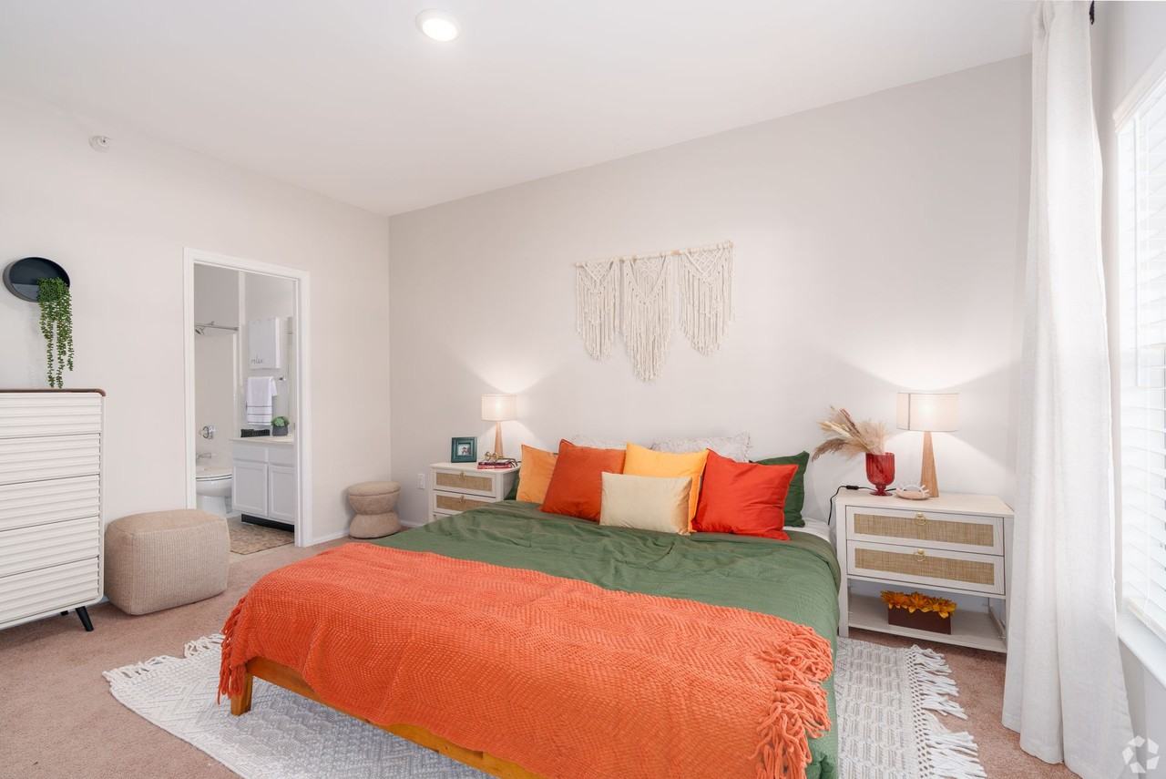 Carriage Place at Lake Chesterfield - Photo 5 of 24