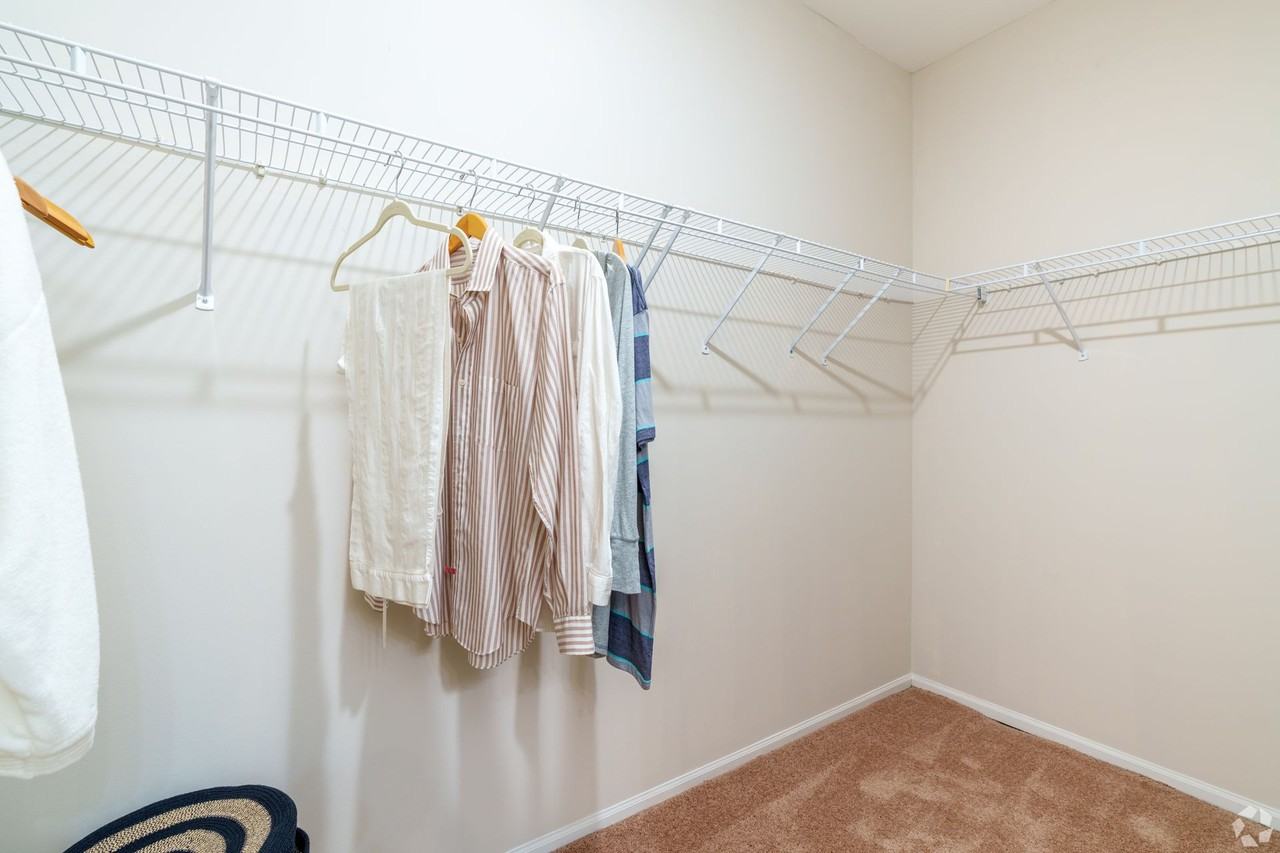 Carriage Place at Lake Chesterfield - Photo 6 of 24