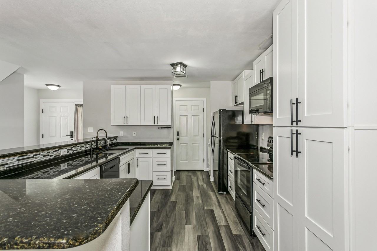 6918 Sea Turtle Cir #1 - Photo 3 of 10