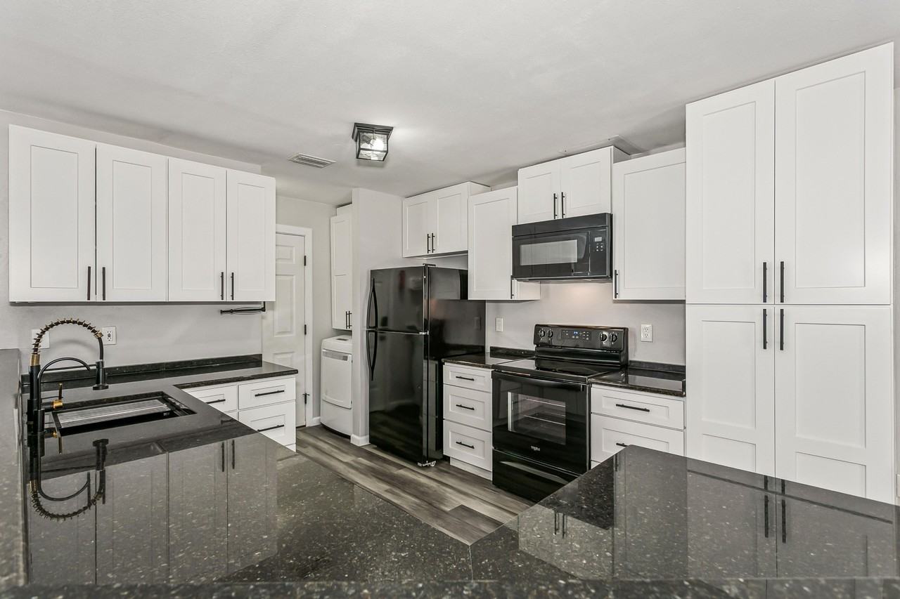 6918 Sea Turtle Cir #1 - Photo 4 of 10