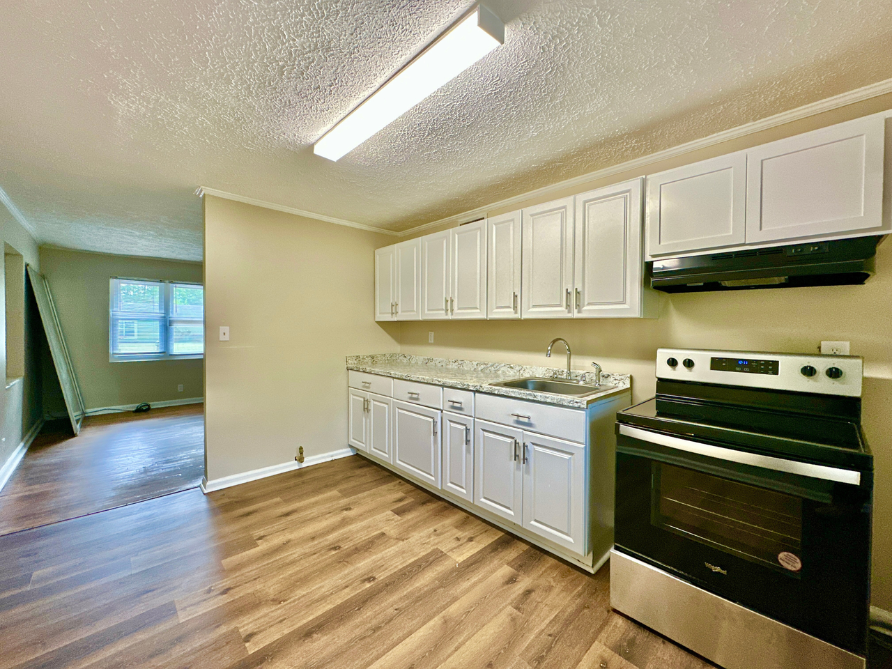 2324 Sterling Pl #1 - Photo 5 of 18