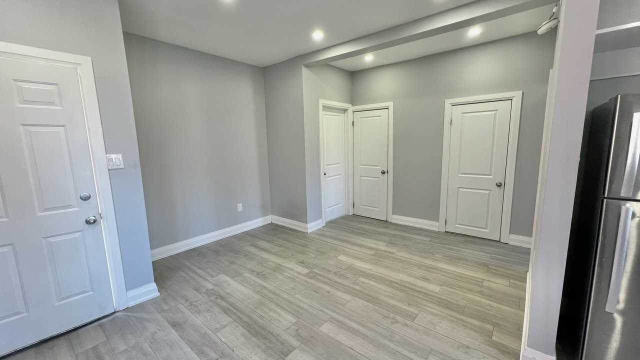 26 Fairleigh Ave S #2 - Photo 3 of 19