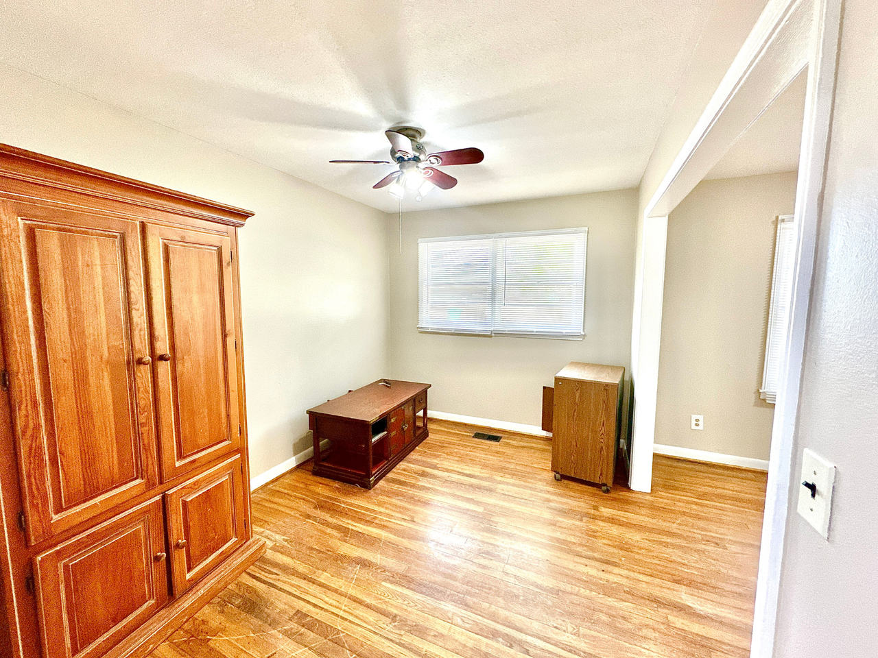 601 Lynn Ter #1 - Photo 5 of 24