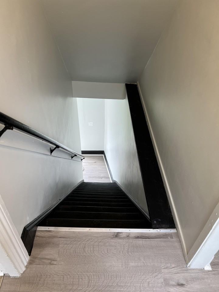 71 Pleasant St #4 - Photo 7 of 8