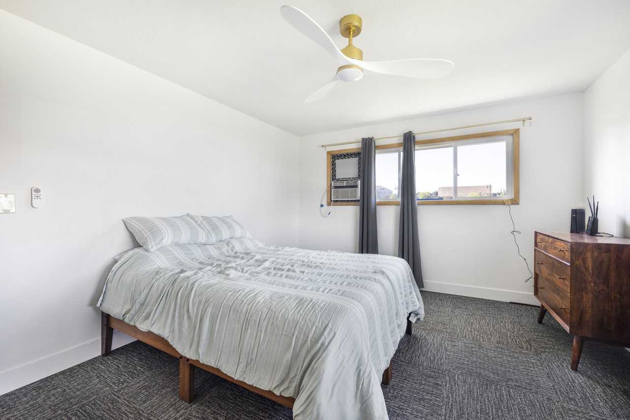 113 S Center St - Photo 6 of 12