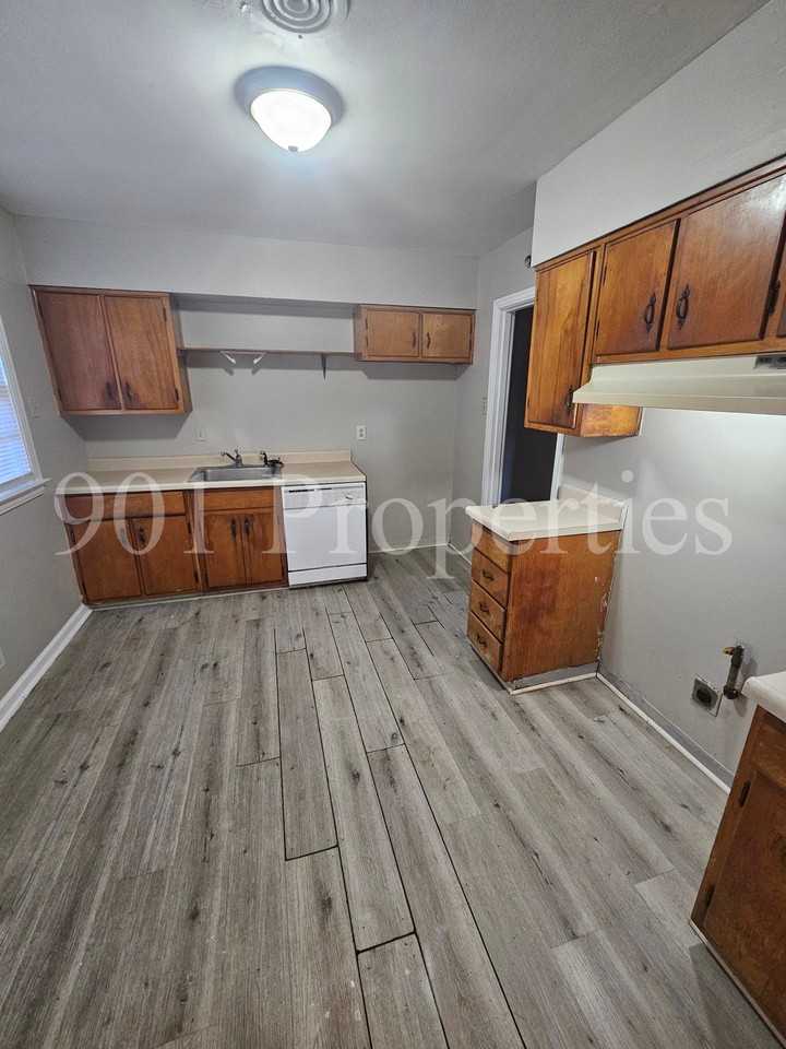 1612 Hopewell Rd #1 - Photo 4 of 9