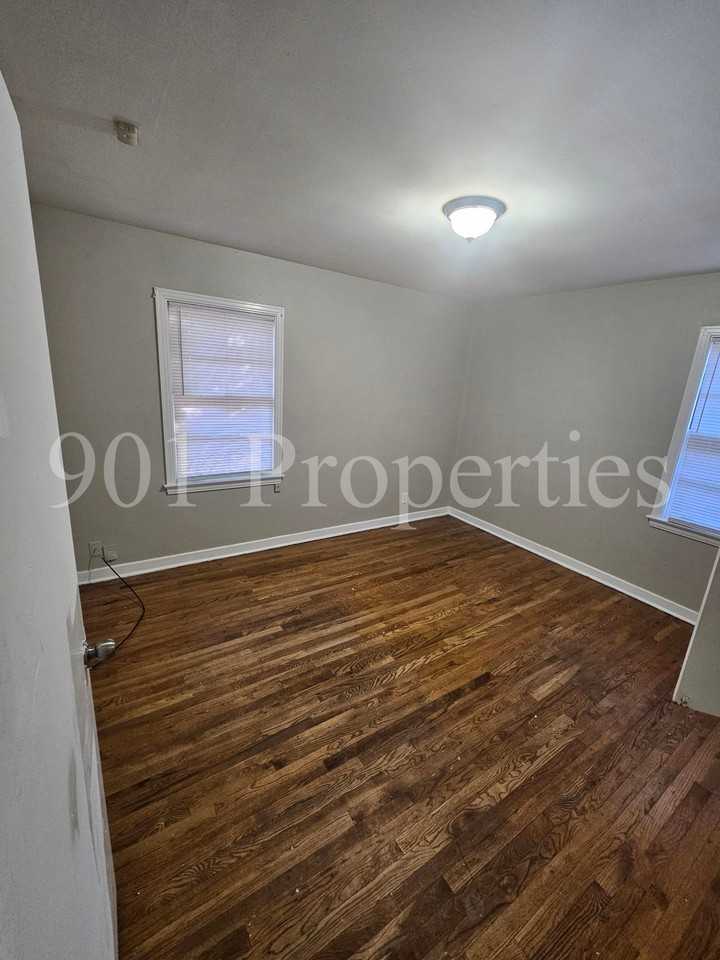 1612 Hopewell Rd #1 - Photo 7 of 9