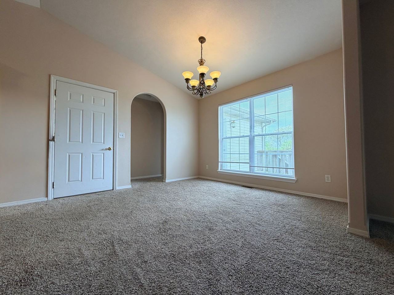 20245 Harlequin Ln - Photo 3 of 46