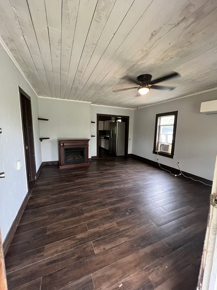 405 S Skaggs Rd #1 - Photo 3 of 14