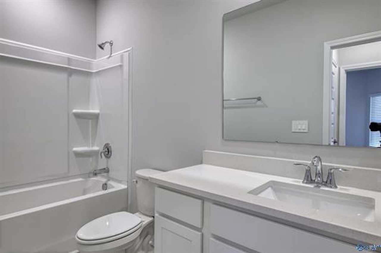 6073 Gardner Maples Dr - Photo 2 of 11