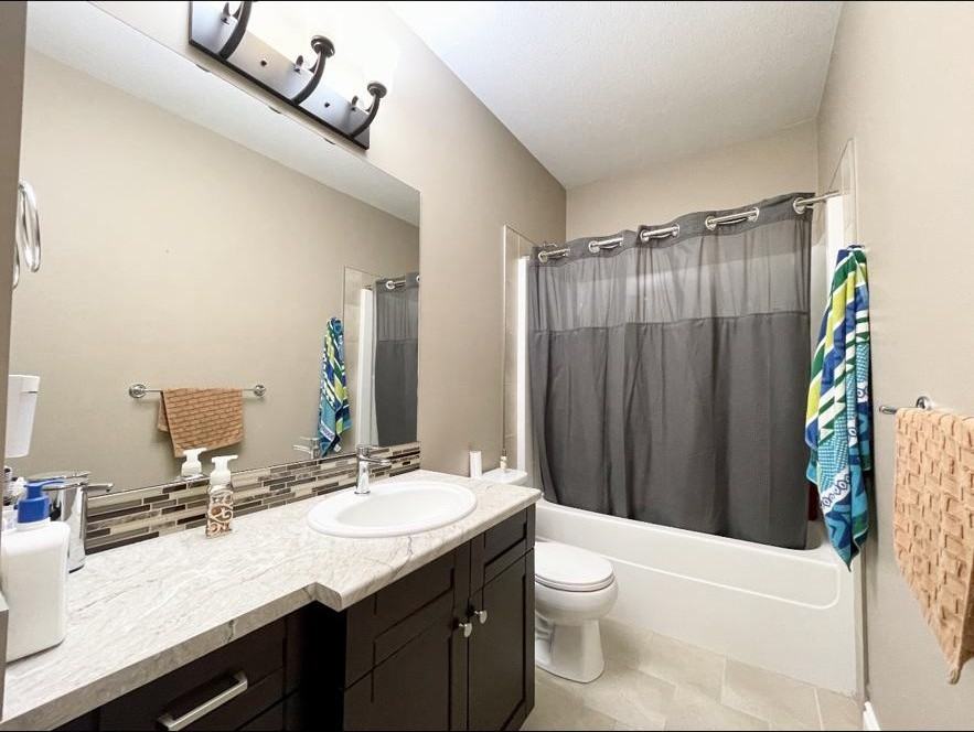 8611 82 St - Photo 5 of 6