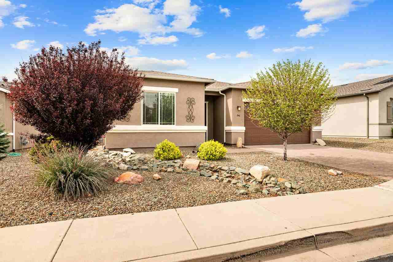 946 N Diaz St #1 - Photo 2 of 48