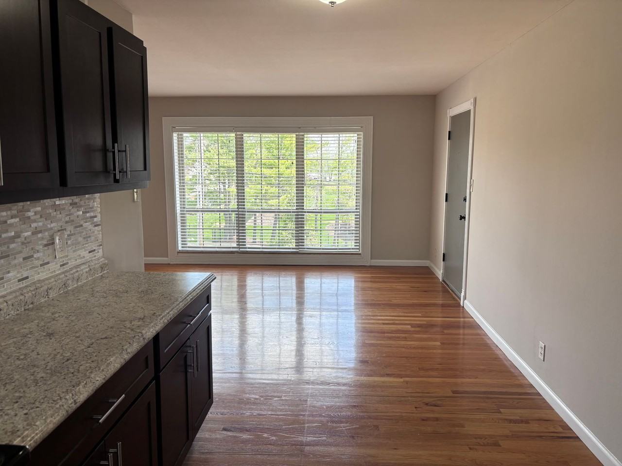 Anic Manor Apartments - Photo 2 of 11