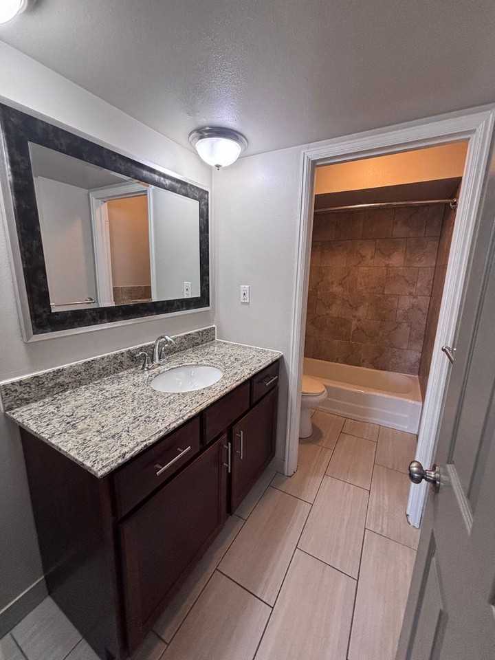 Anic Manor Apartments - Photo 6 of 11