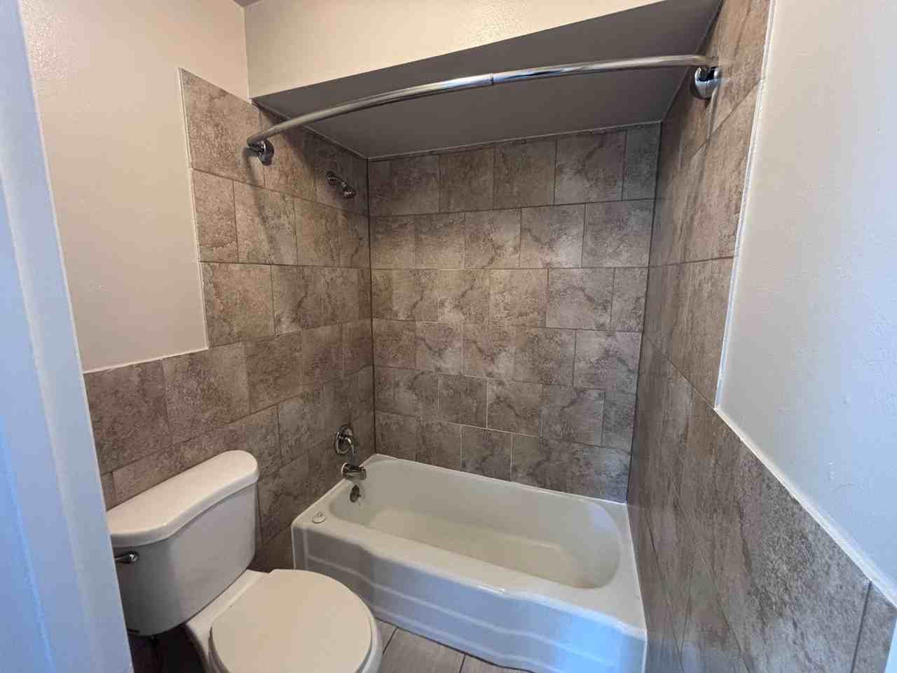 Anic Manor Apartments - Photo 7 of 11