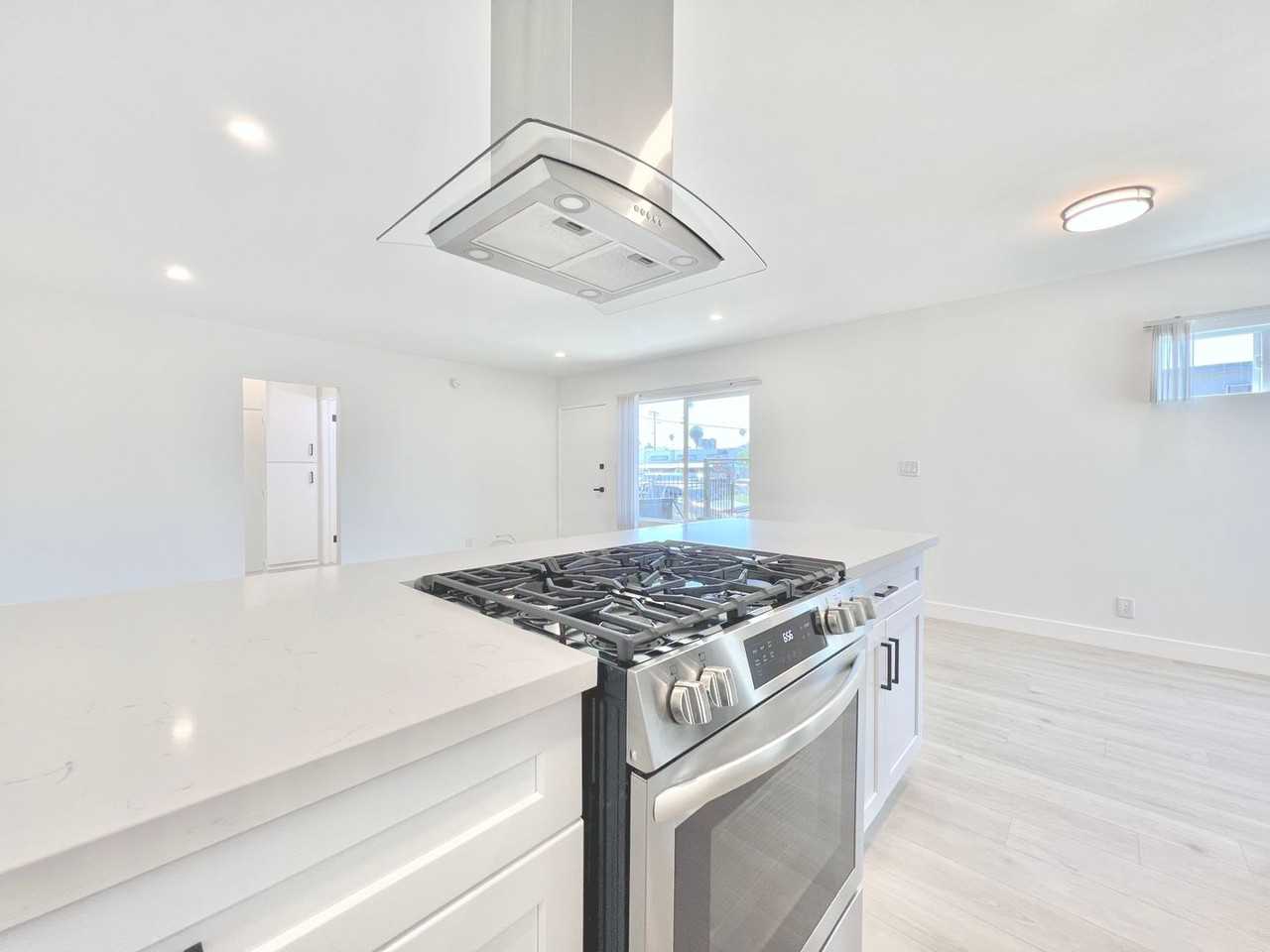 7305 Variel Avenue - Photo 2 of 24