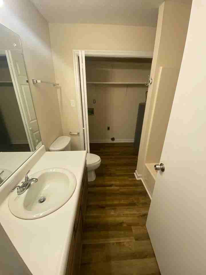 2119 Rockcreek Dr #B - Photo 6 of 26