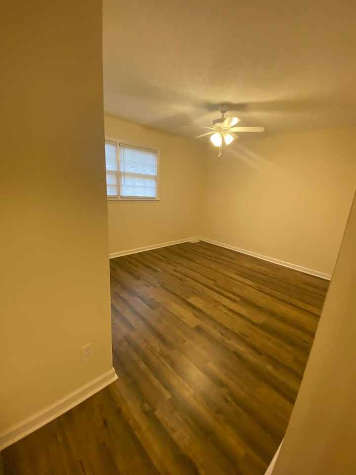 2119 Rockcreek Dr #B - Photo 7 of 26