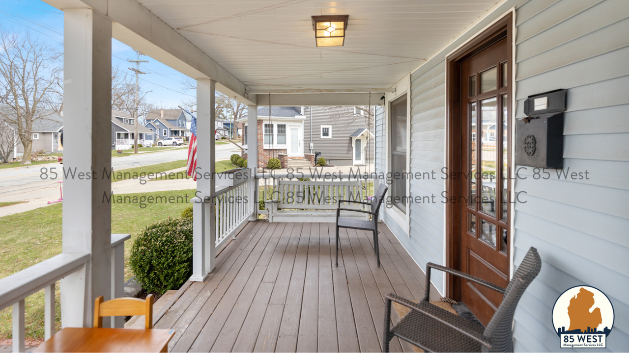 270 N Main St #1 - Photo 4 of 26