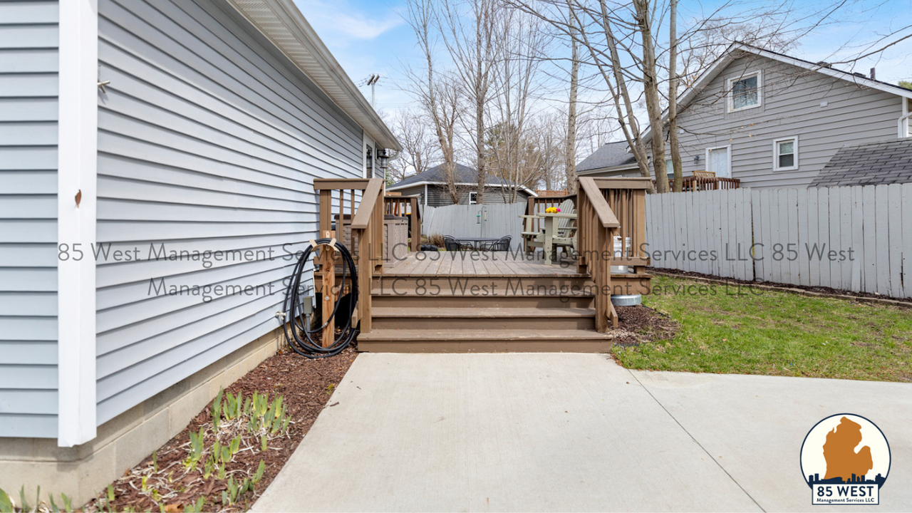 270 N Main St #1 - Photo 5 of 26