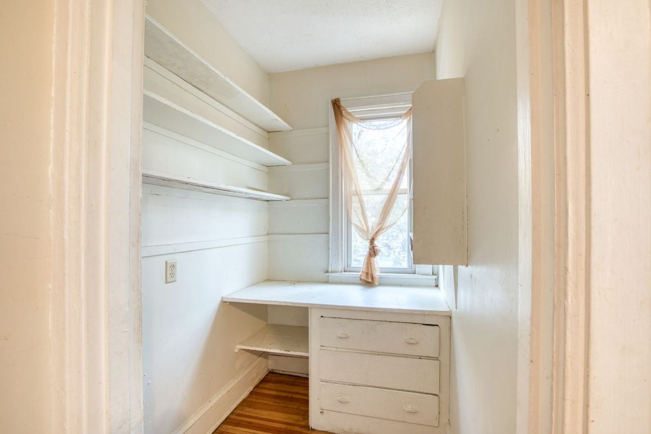 429 New Britain Ave 2nd Fl - Photo 6 of 18