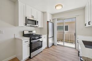 featured image of 437 437 & 441 W. Queen St